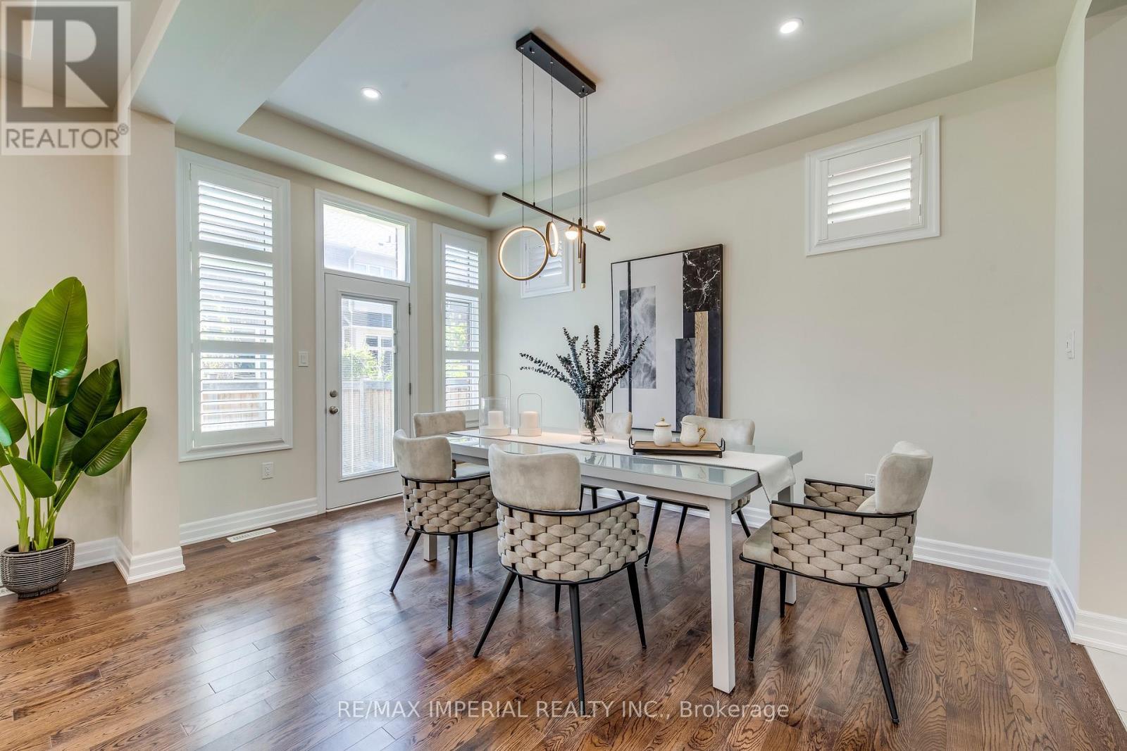 3263 Donald Mackay Street, Oakville, ON - Indoor Photo Showing Dining Room