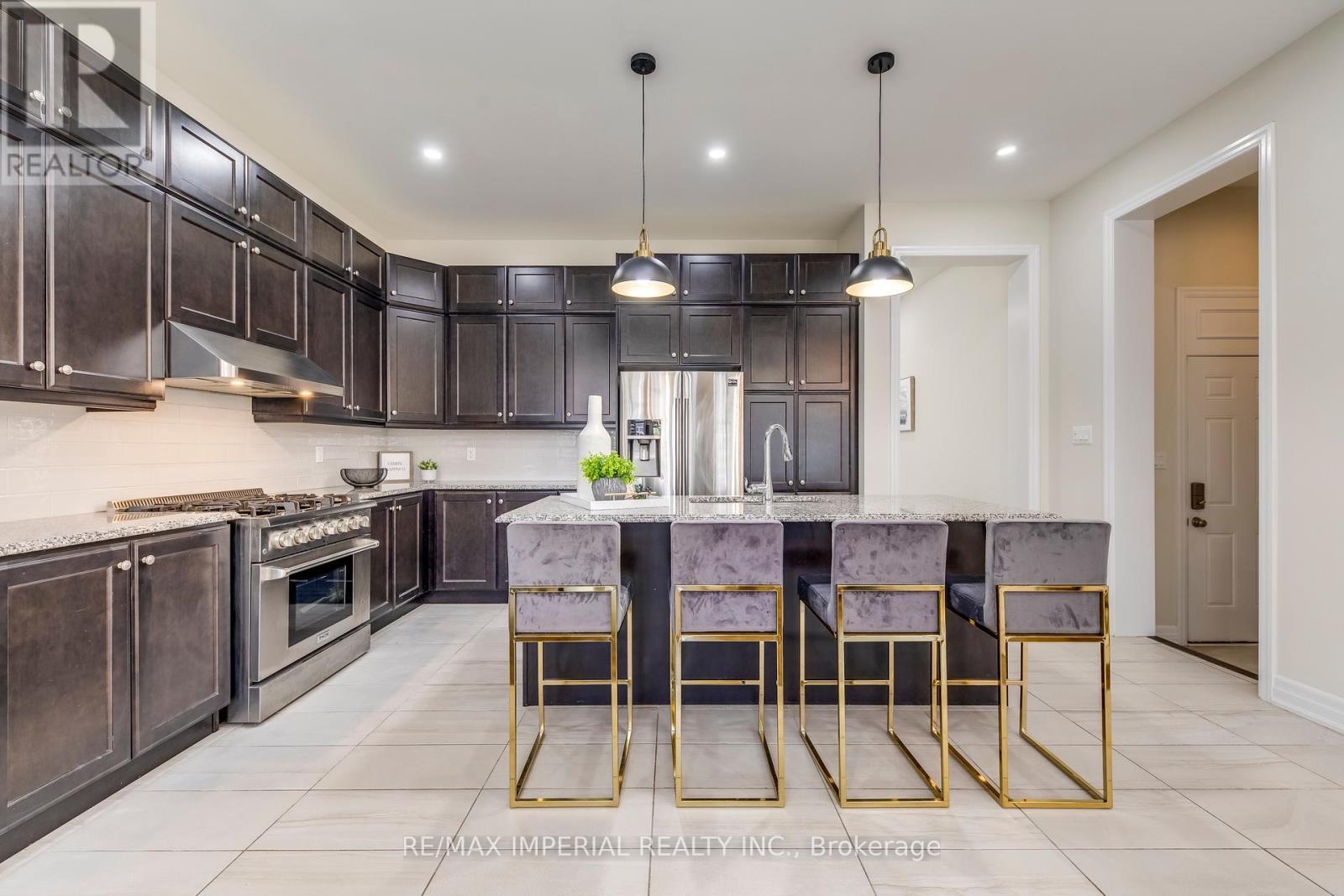 3263 Donald Mackay Street, Oakville, ON - Indoor Photo Showing Kitchen With Upgraded Kitchen