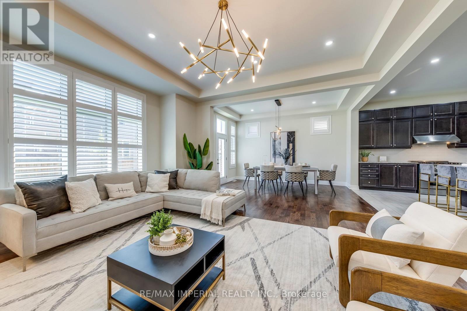 3263 Donald Mackay Street, Oakville, ON - Indoor Photo Showing Living Room
