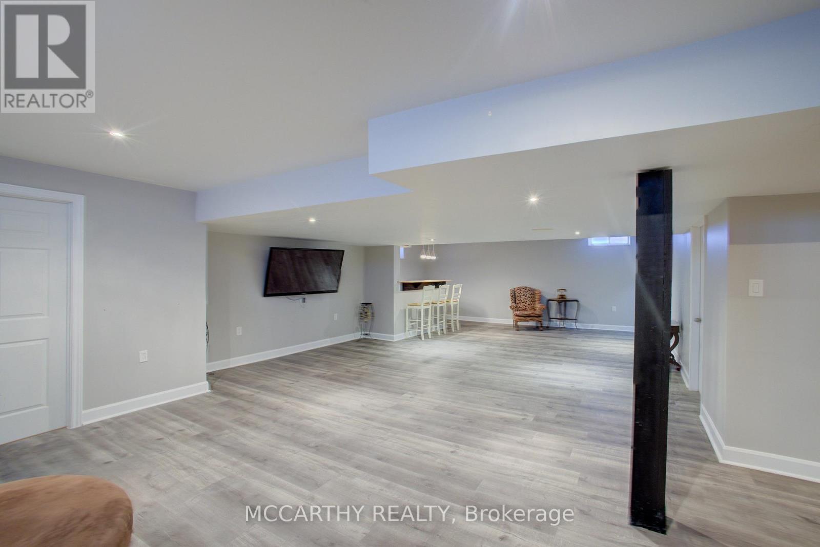 Plenty of space Rec Room - 125 Sheffield Street, Southgate, ON - Indoor Photo Showing Other Room