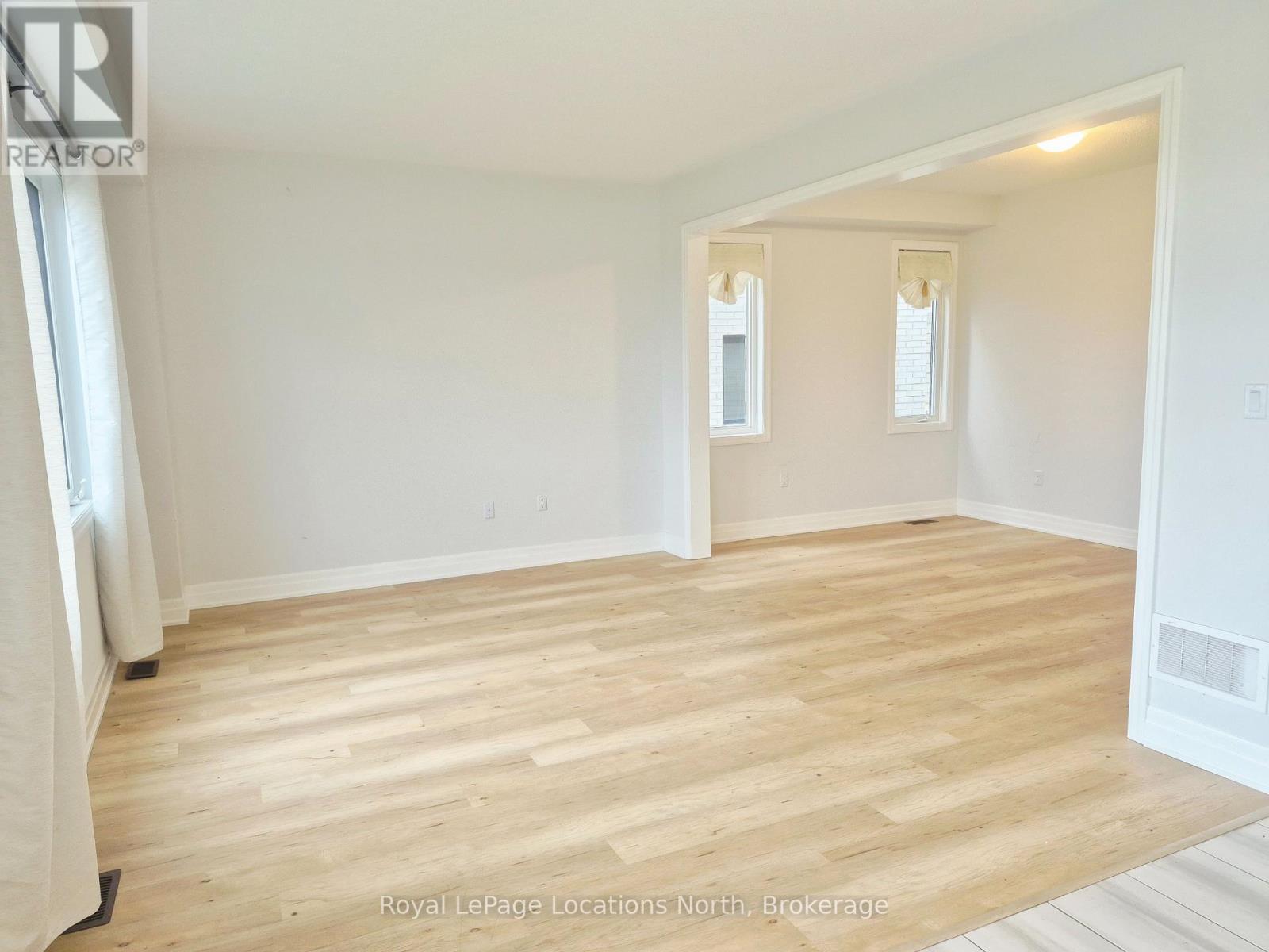 158 Union Boulevard, Wasaga Beach, ON - Indoor Photo Showing Other Room