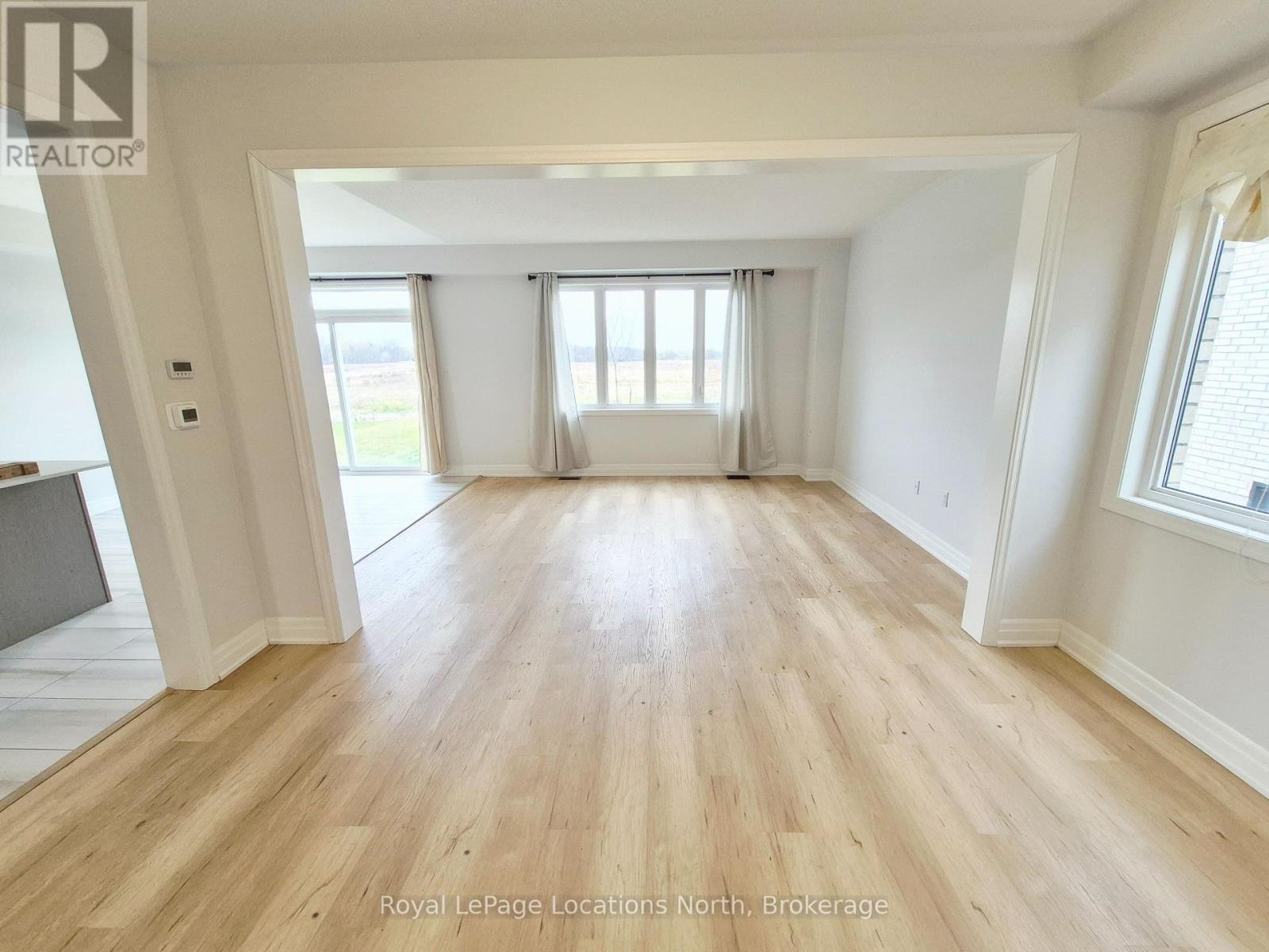 158 Union Boulevard, Wasaga Beach, ON - Indoor Photo Showing Other Room