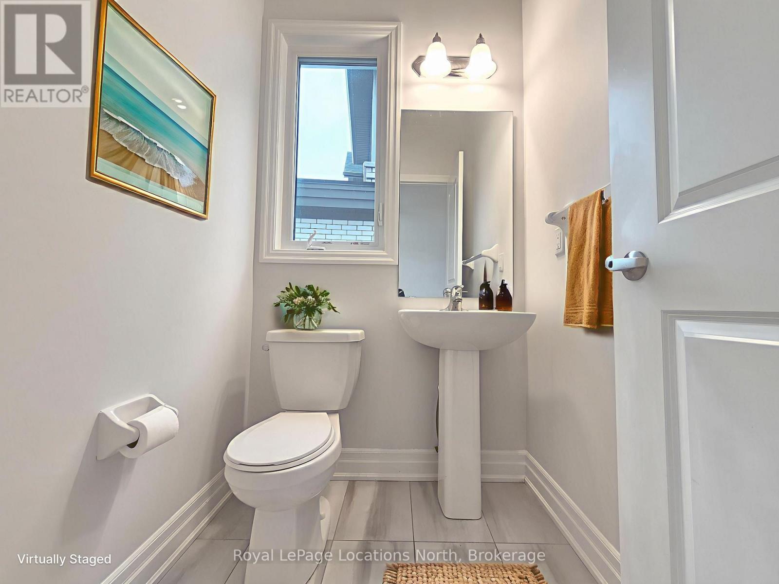 Main floor powde - 158 Union Boulevard, Wasaga Beach, ON - Indoor Photo Showing Bathroom