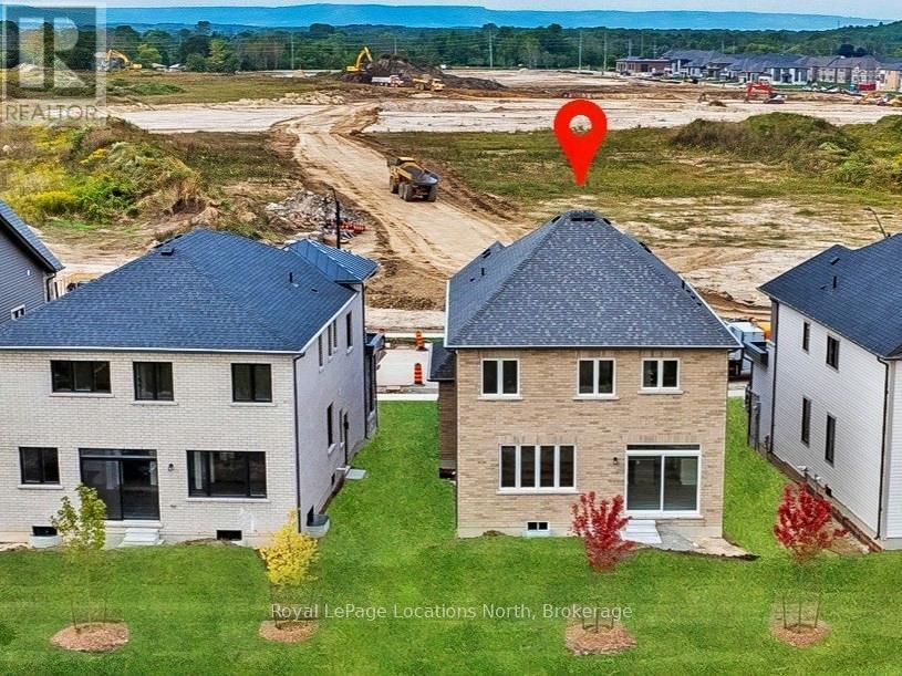 Sod placed by the builder - 158 Union Boulevard, Wasaga Beach, ON - Outdoor