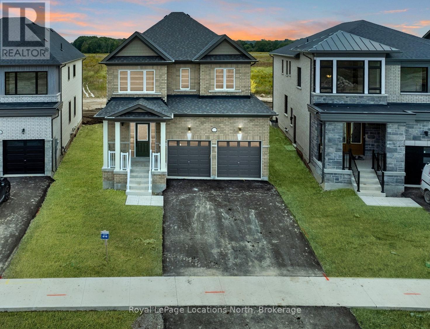 158 Union Boulevard, Wasaga Beach, ON - Outdoor With Facade