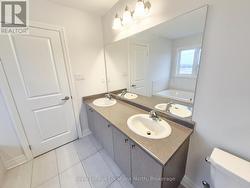Primary bathroom en-suite -