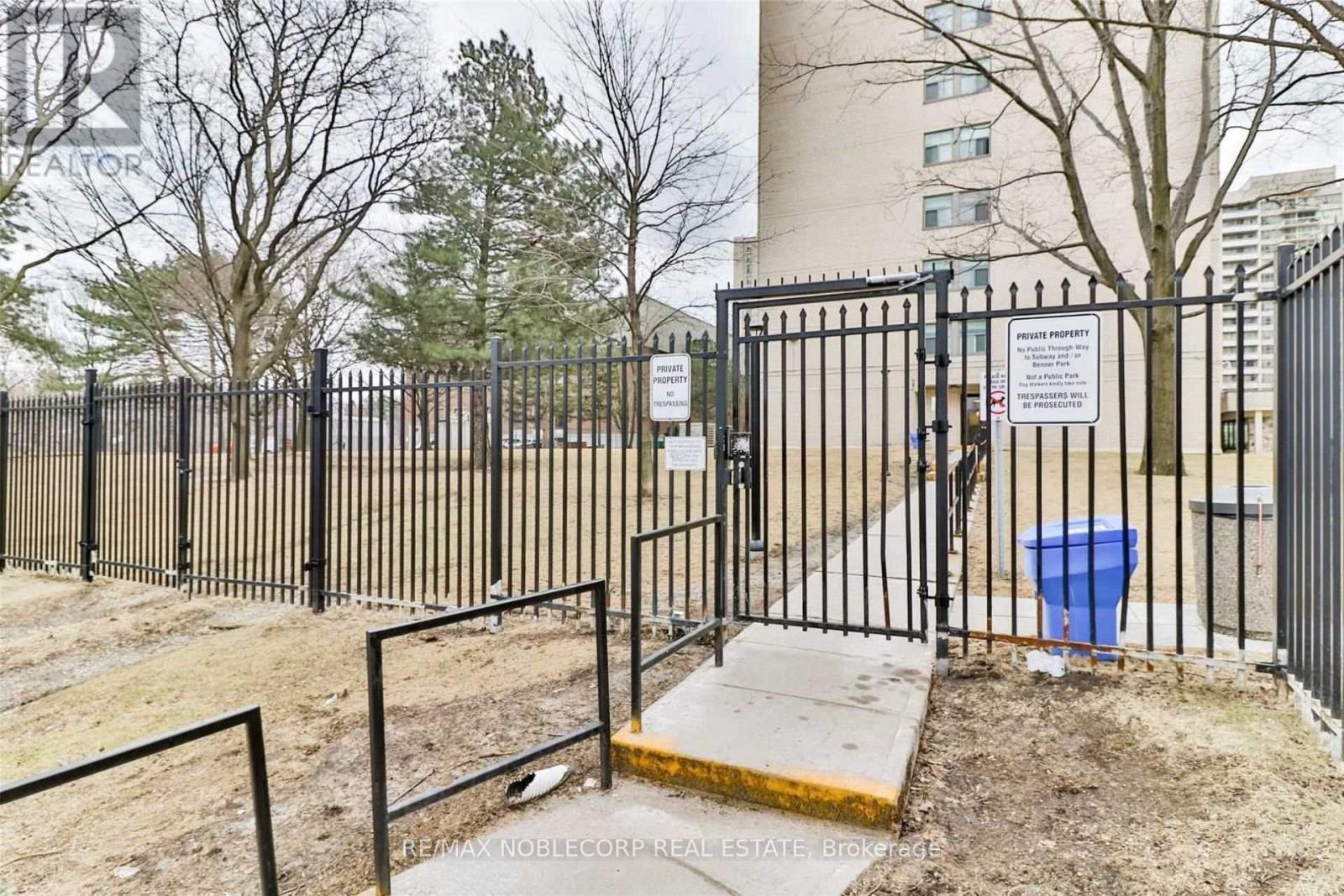 1201 - 360 Ridelle Avenue, Toronto, ON - Outdoor