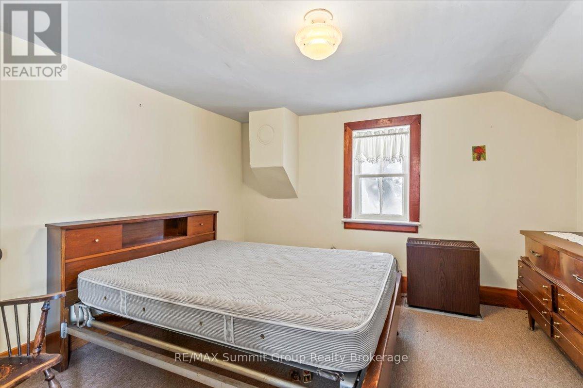 595181 4Th Line, Blue Mountains, ON - Indoor Photo Showing Bedroom