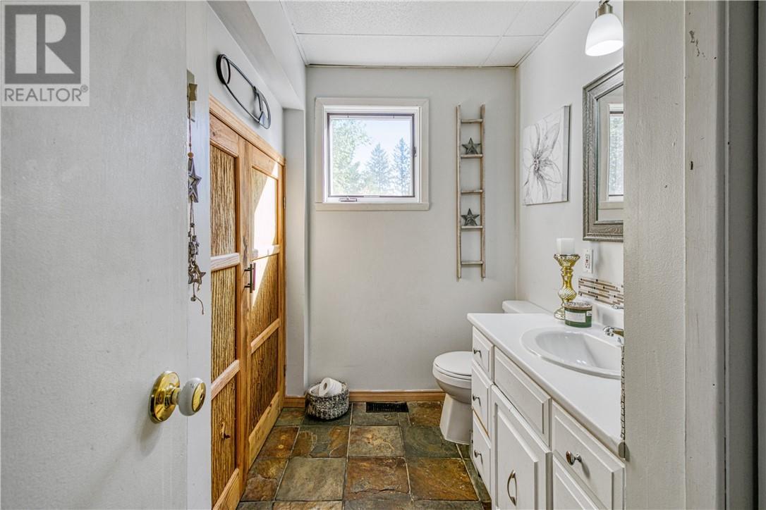 4742 Gabrielle Street, Hanmer, ON - Indoor Photo Showing Bathroom