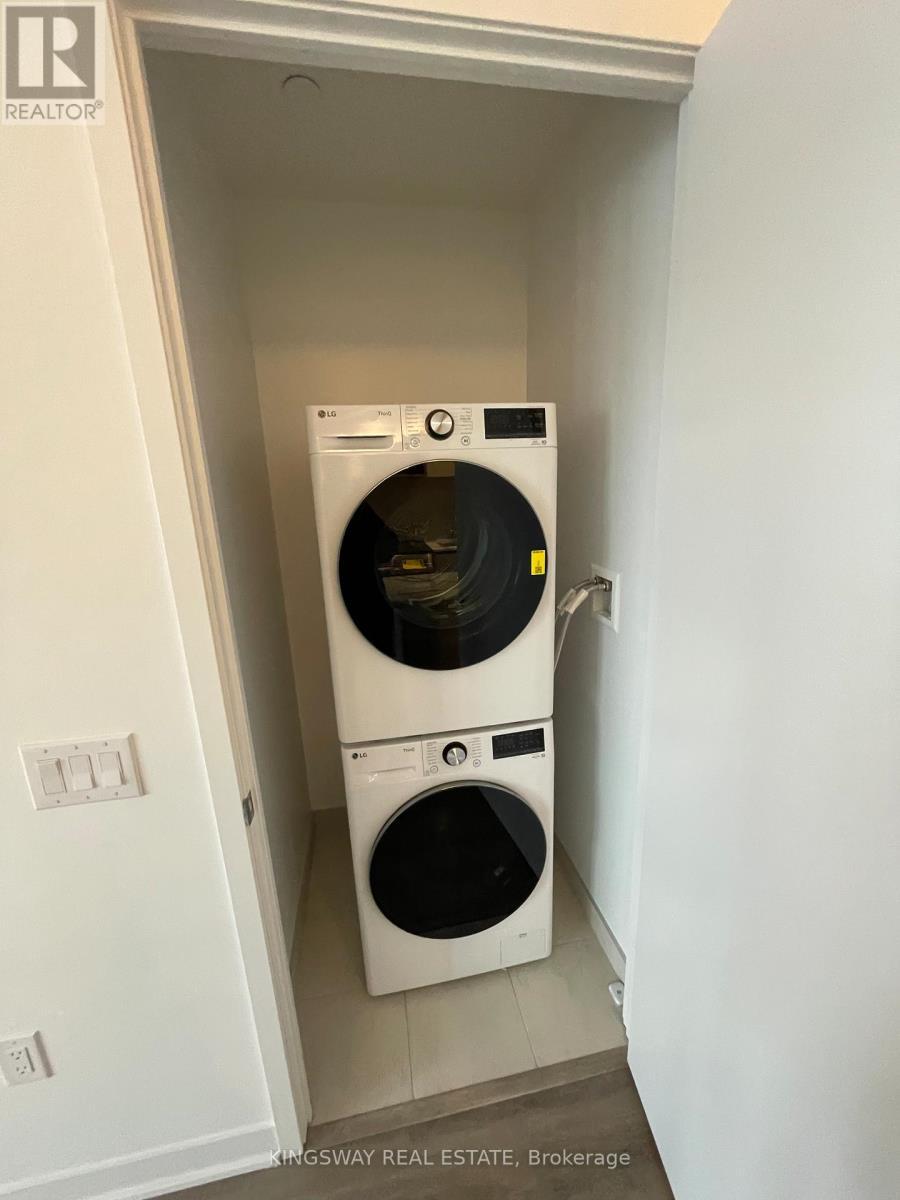 718 - 20 All Nations Drive, Brampton, ON - Indoor Photo Showing Laundry Room