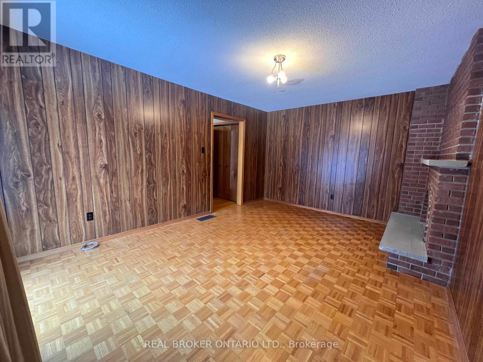 Family Room - 41 Cleethorpes Boulevard, Toronto, ON - Indoor Photo Showing Other Room