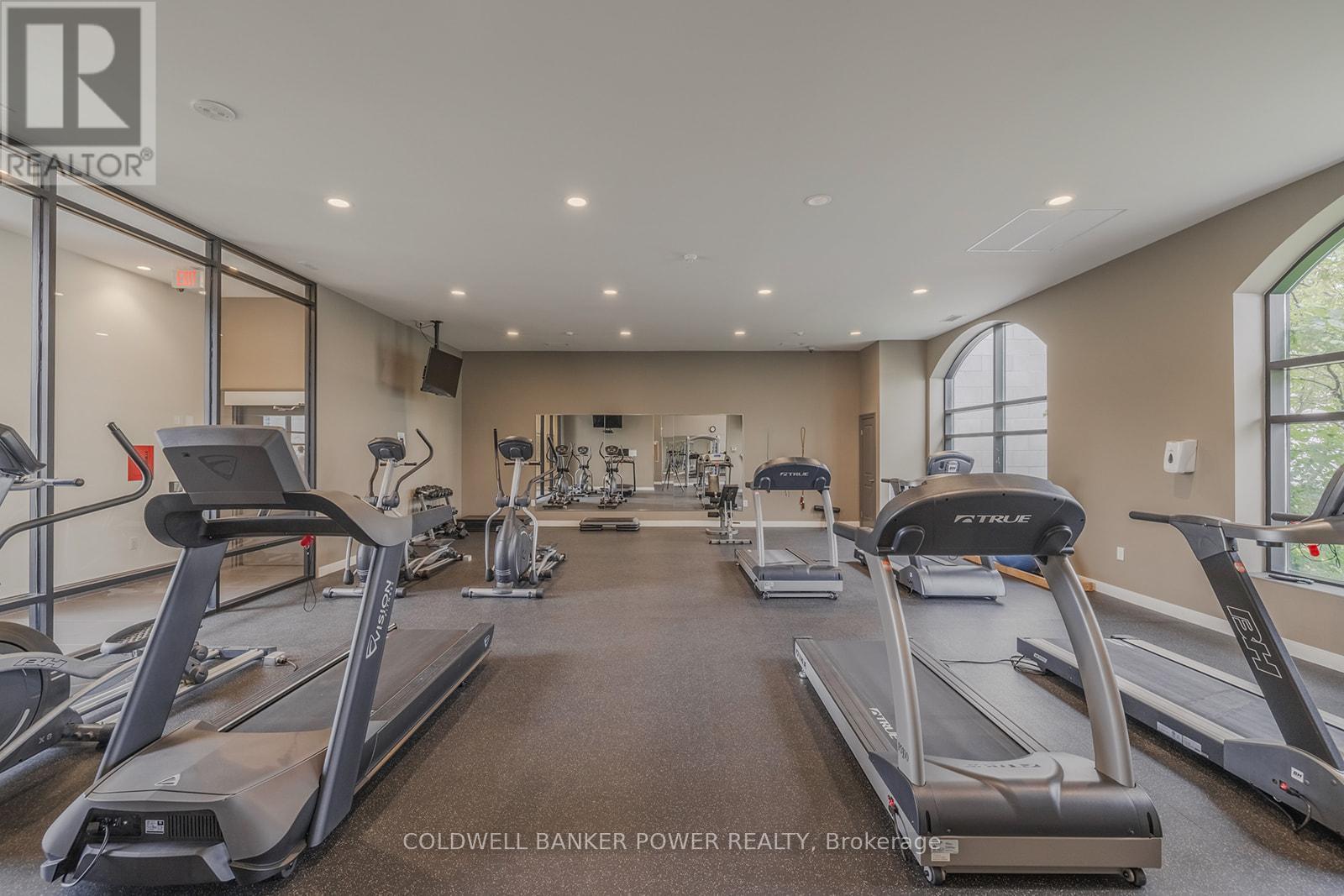 1103 - 260 Villagewalk Boulevard, London North (North R), ON - Indoor Photo Showing Gym Room