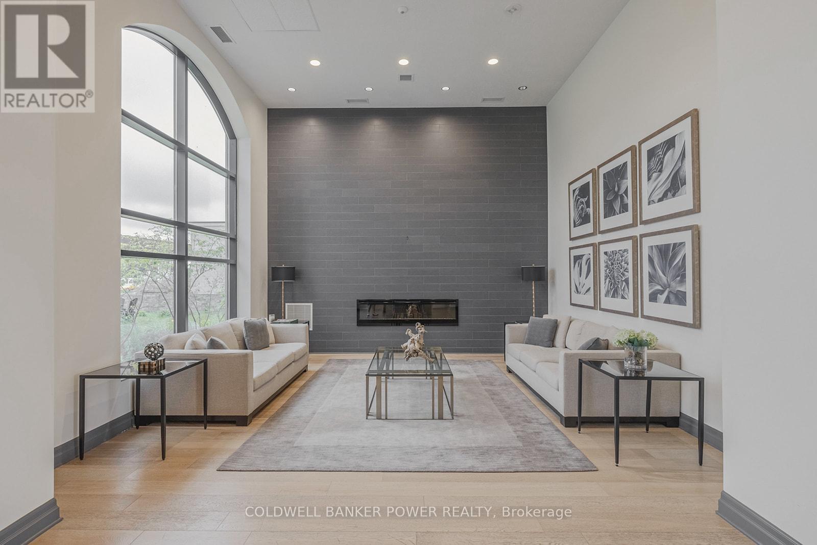 1103 - 260 Villagewalk Boulevard, London North (North R), ON - Indoor