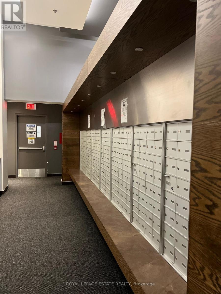 612 - 20 Joe Shuster Way, Toronto, ON - Indoor Photo Showing Other Room