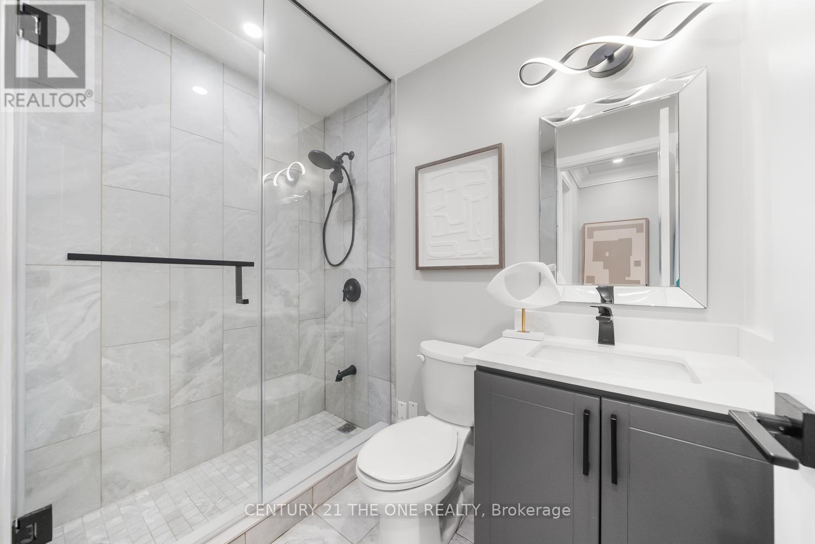 Ph03 - 33 Weldrick Road E, Richmond Hill, ON - Indoor Photo Showing Bathroom