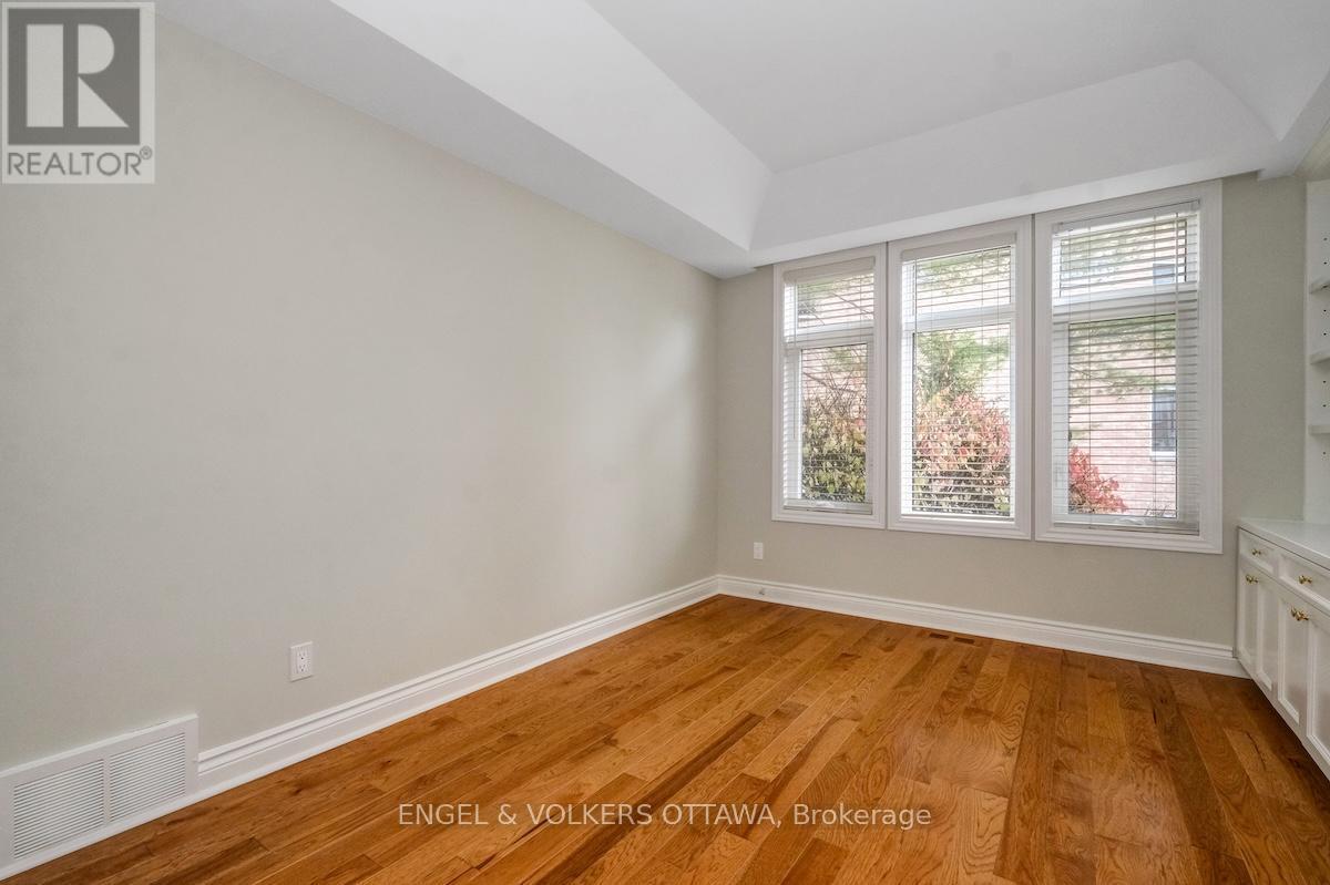 25 Bittern Court, Ottawa, ON - Indoor Photo Showing Other Room