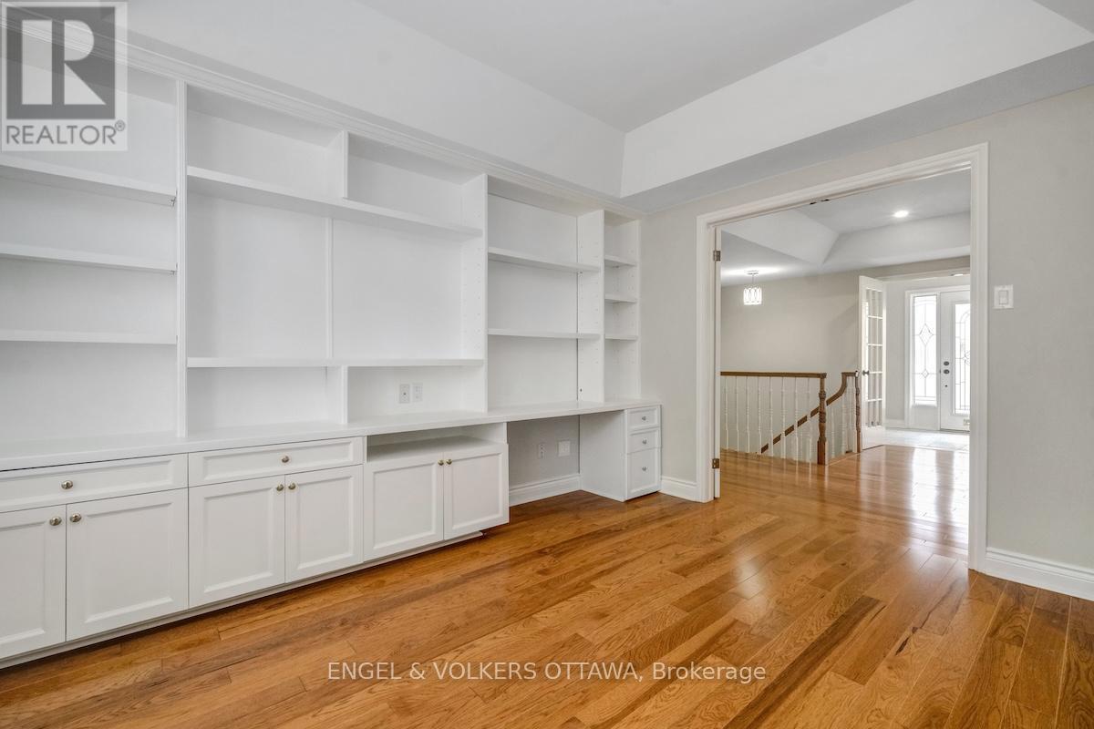 25 Bittern Court, Ottawa, ON - Indoor