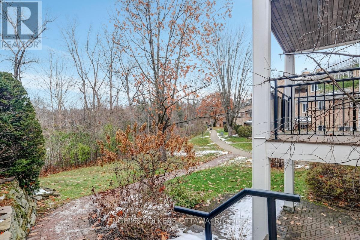 25 Bittern Court, Ottawa, ON - Outdoor