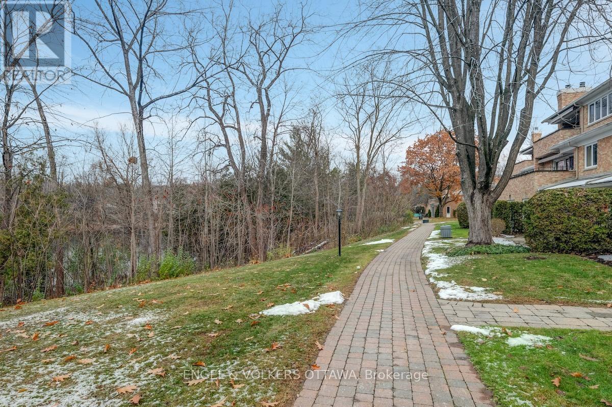 25 Bittern Court, Ottawa, ON - Outdoor