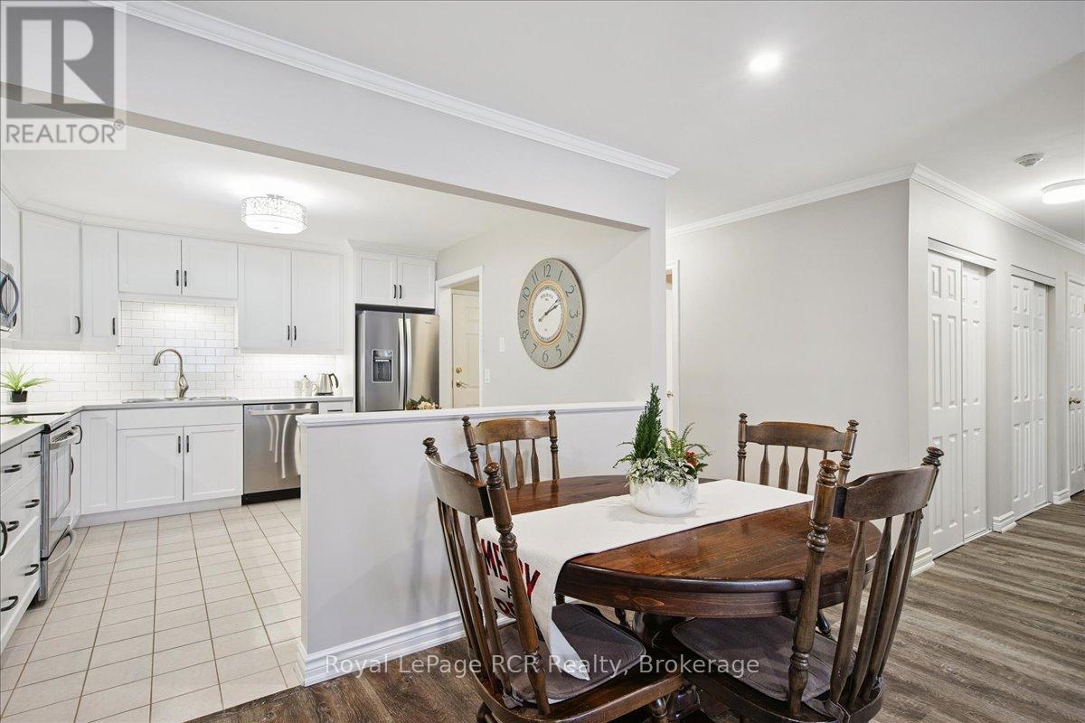 206 - 2555 3Rd Avenue W, Owen Sound, ON - Indoor Photo Showing Dining Room