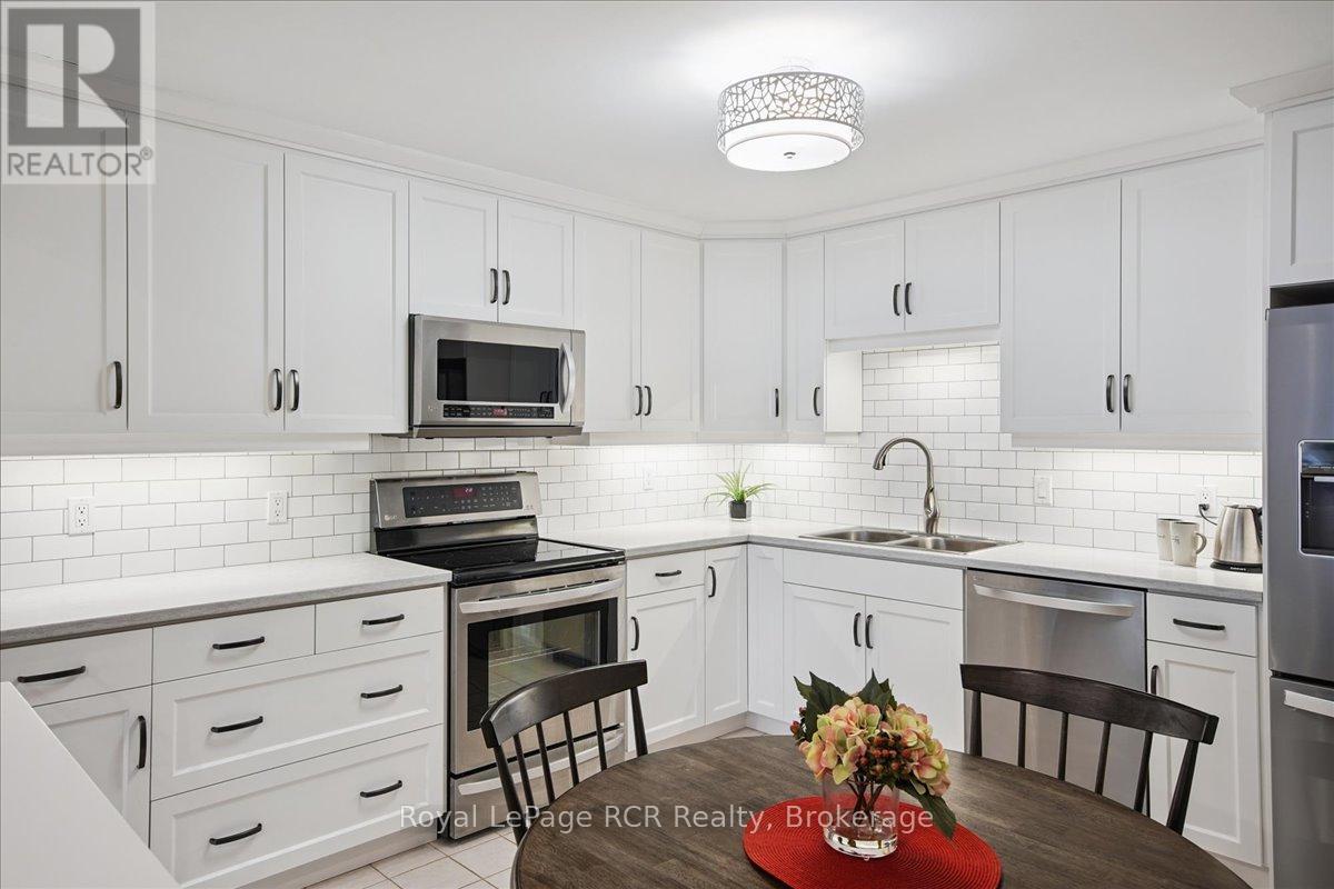 206 - 2555 3Rd Avenue W, Owen Sound, ON - Indoor Photo Showing Kitchen With Double Sink With Upgraded Kitchen