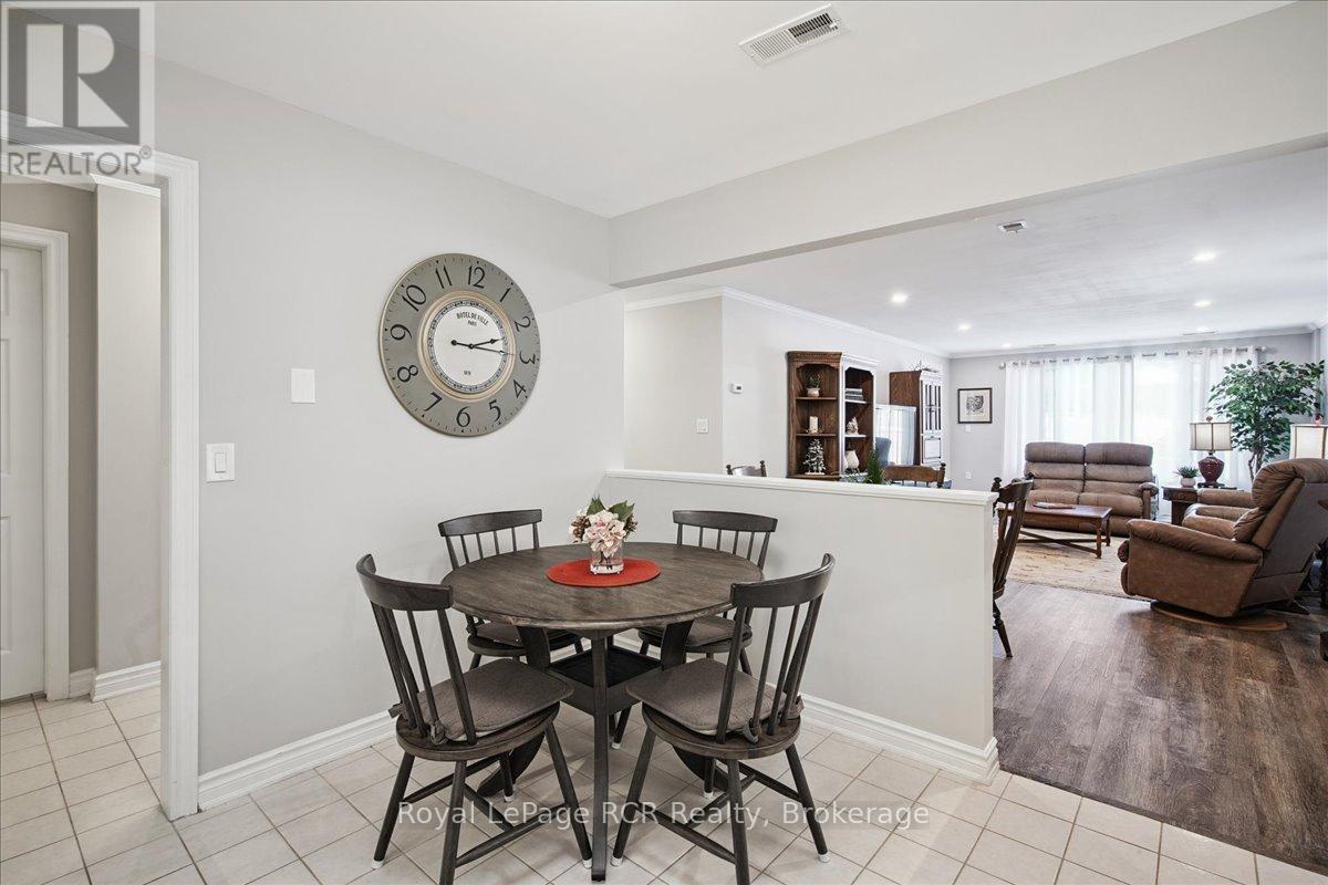 206 - 2555 3Rd Avenue W, Owen Sound, ON - Indoor Photo Showing Dining Room