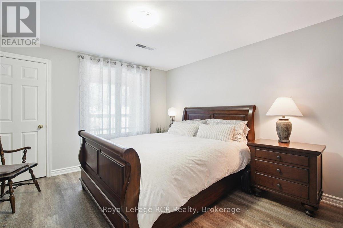 206 - 2555 3Rd Avenue W, Owen Sound, ON - Indoor Photo Showing Bedroom