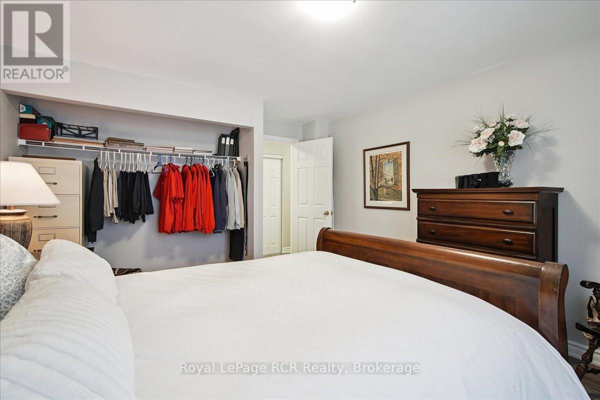 206 - 2555 3Rd Avenue W, Owen Sound, ON - Indoor Photo Showing Bedroom
