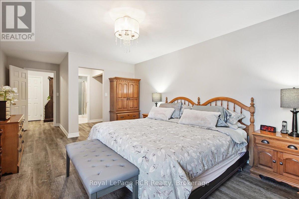 206 - 2555 3Rd Avenue W, Owen Sound, ON - Indoor Photo Showing Bedroom