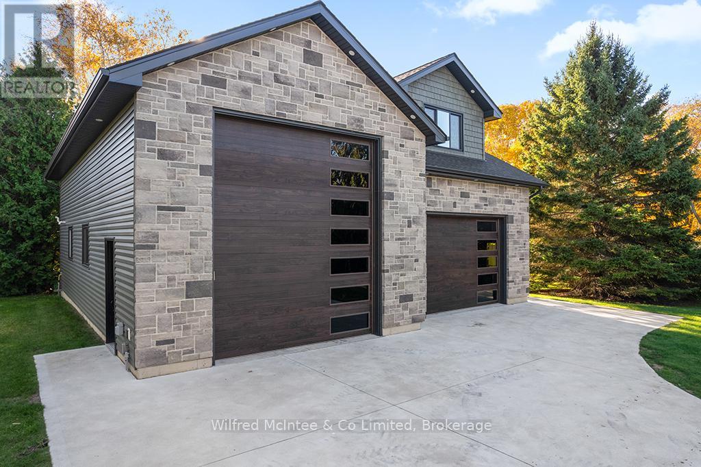 72 Victoria Street S, Saugeen Shores, ON - Outdoor