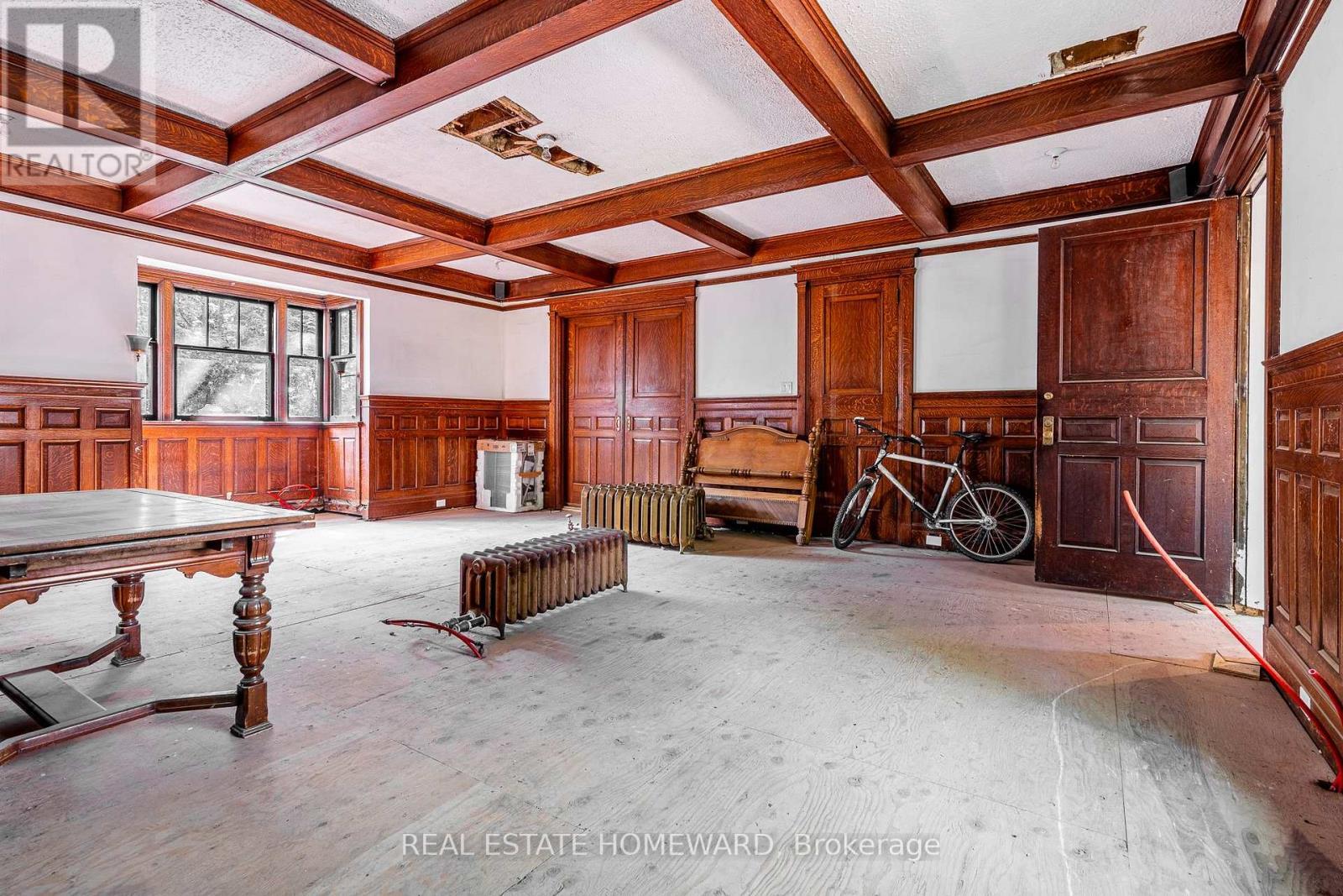 3025 Queen Street E, Toronto, ON - Indoor Photo Showing Other Room