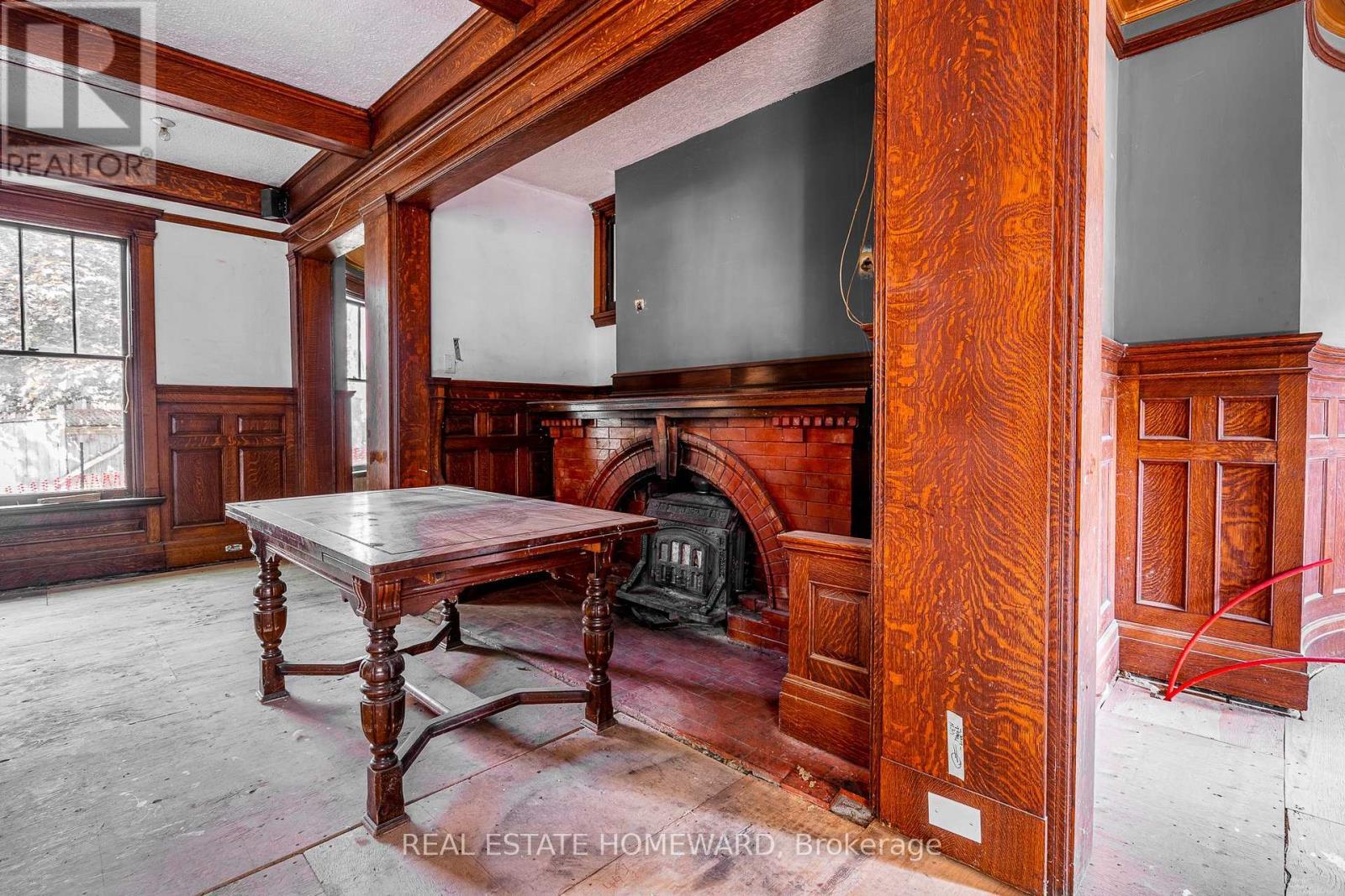 3025 Queen Street E, Toronto, ON - Indoor