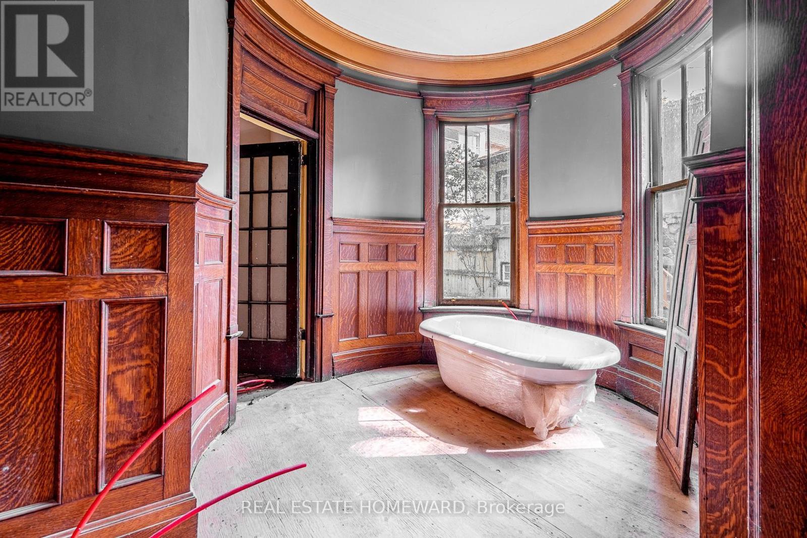 3025 Queen Street E, Toronto, ON - Indoor Photo Showing Bathroom