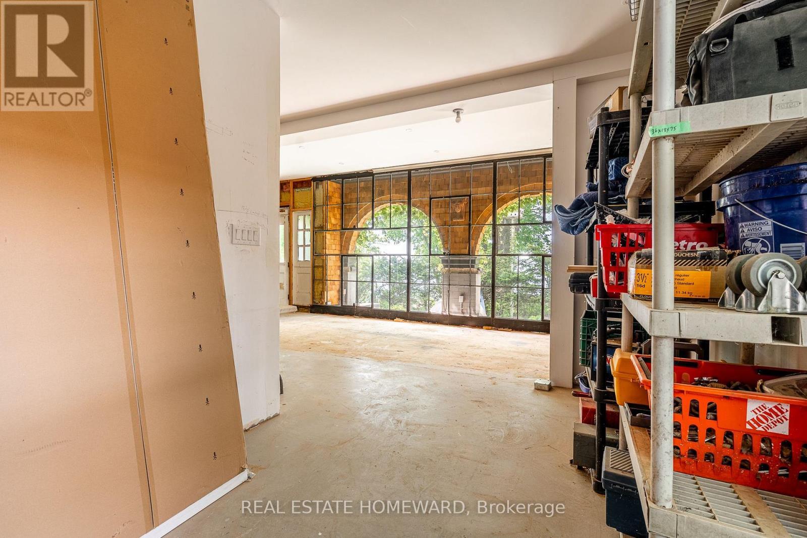 3025 Queen Street E, Toronto, ON - Indoor Photo Showing Other Room