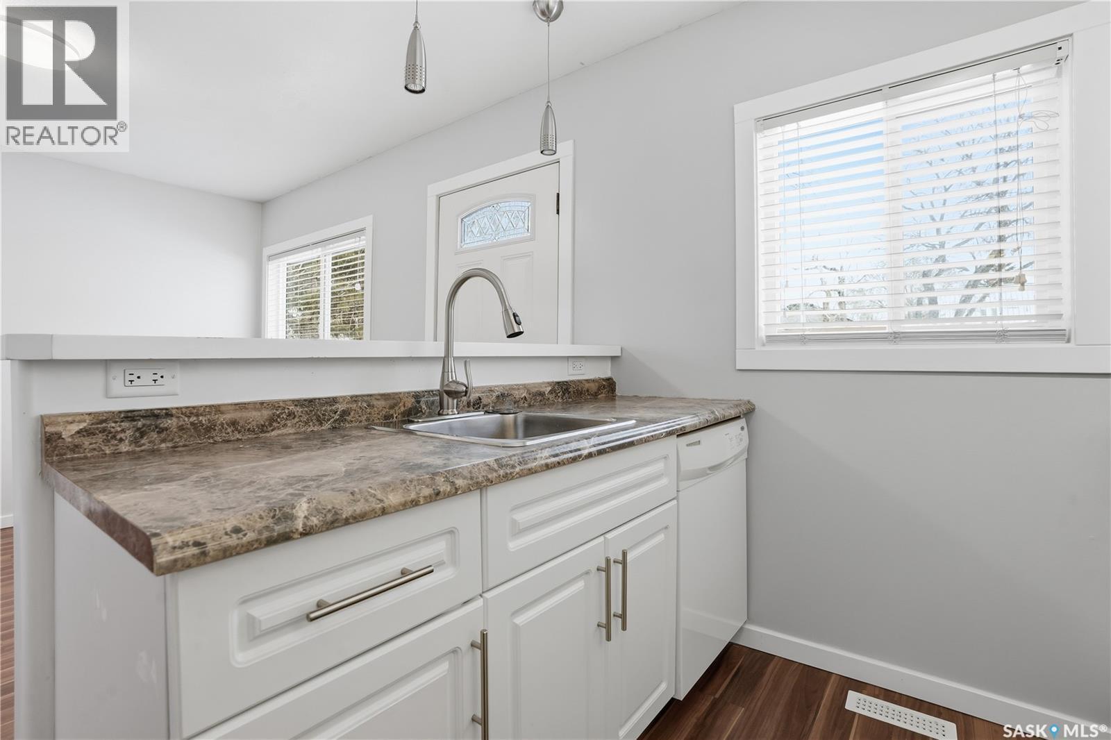 1056 Mctavish Street, Regina, SK - Indoor Photo Showing Kitchen