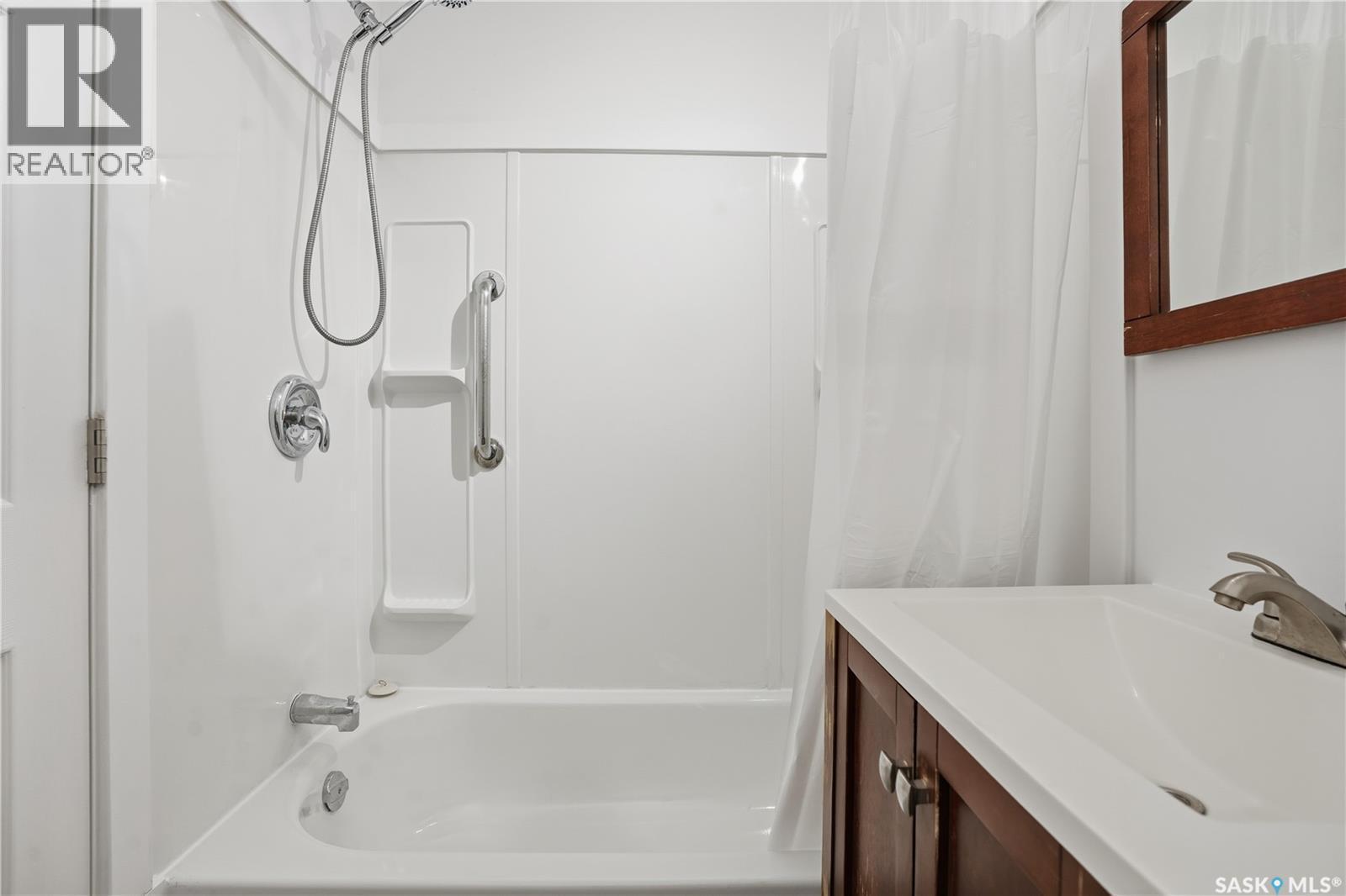 1056 Mctavish Street, Regina, SK - Indoor Photo Showing Bathroom