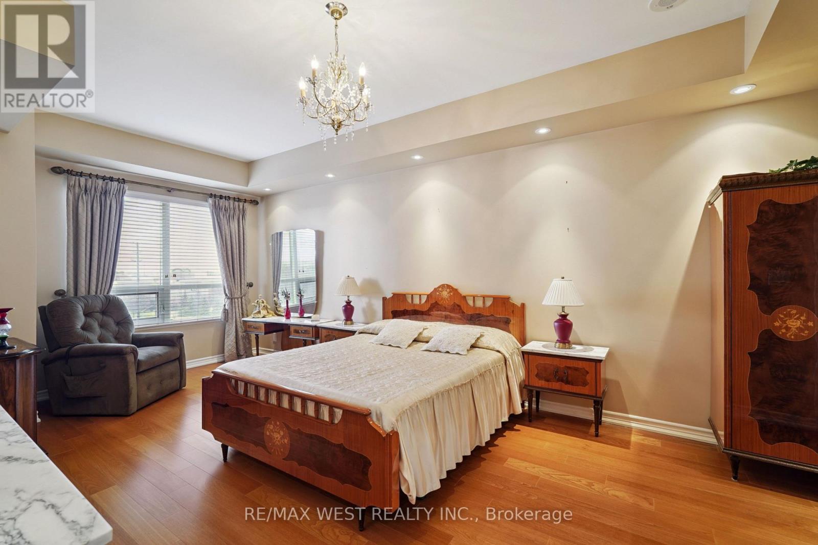 407 - 9235 Jane Street, Vaughan, ON - Indoor Photo Showing Bedroom