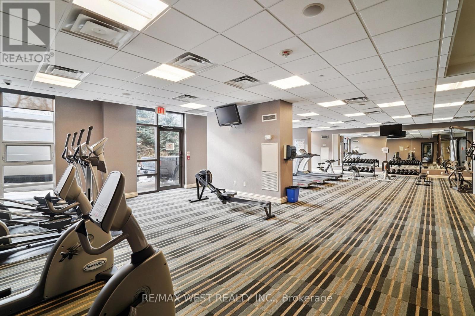 407 - 9235 Jane Street, Vaughan, ON - Indoor Photo Showing Gym Room