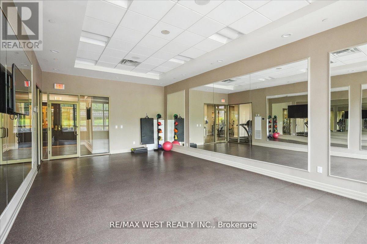 405 - 9255 Jane Street, Vaughan, ON - Indoor Photo Showing Other Room