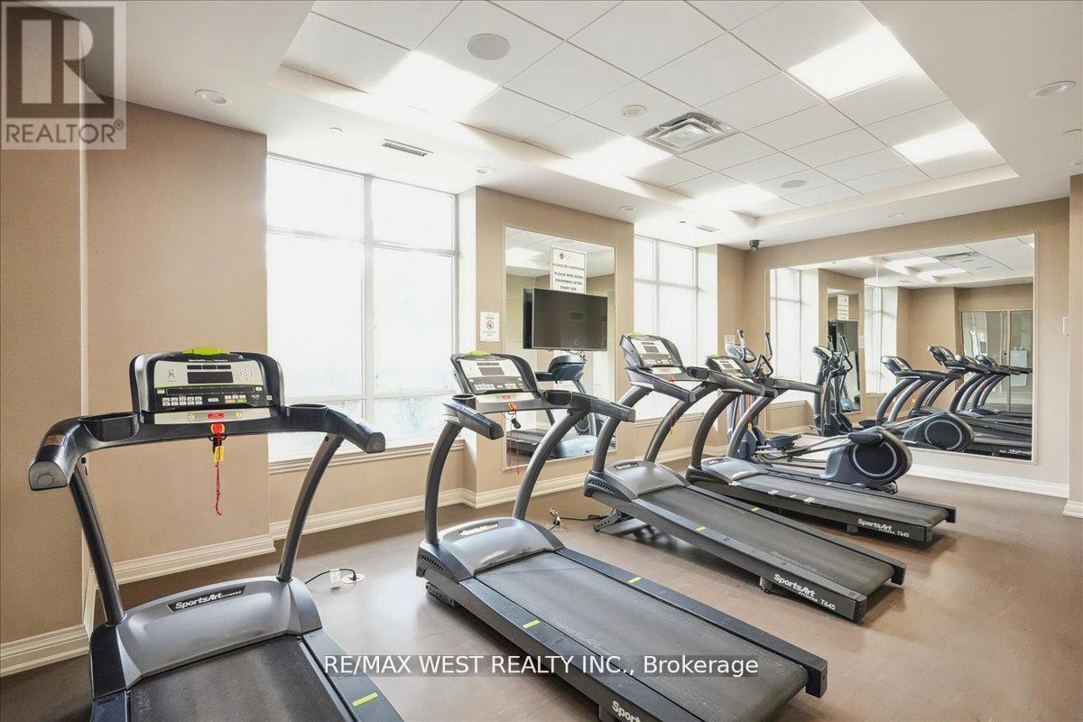 405 - 9255 Jane Street, Vaughan, ON - Indoor Photo Showing Gym Room