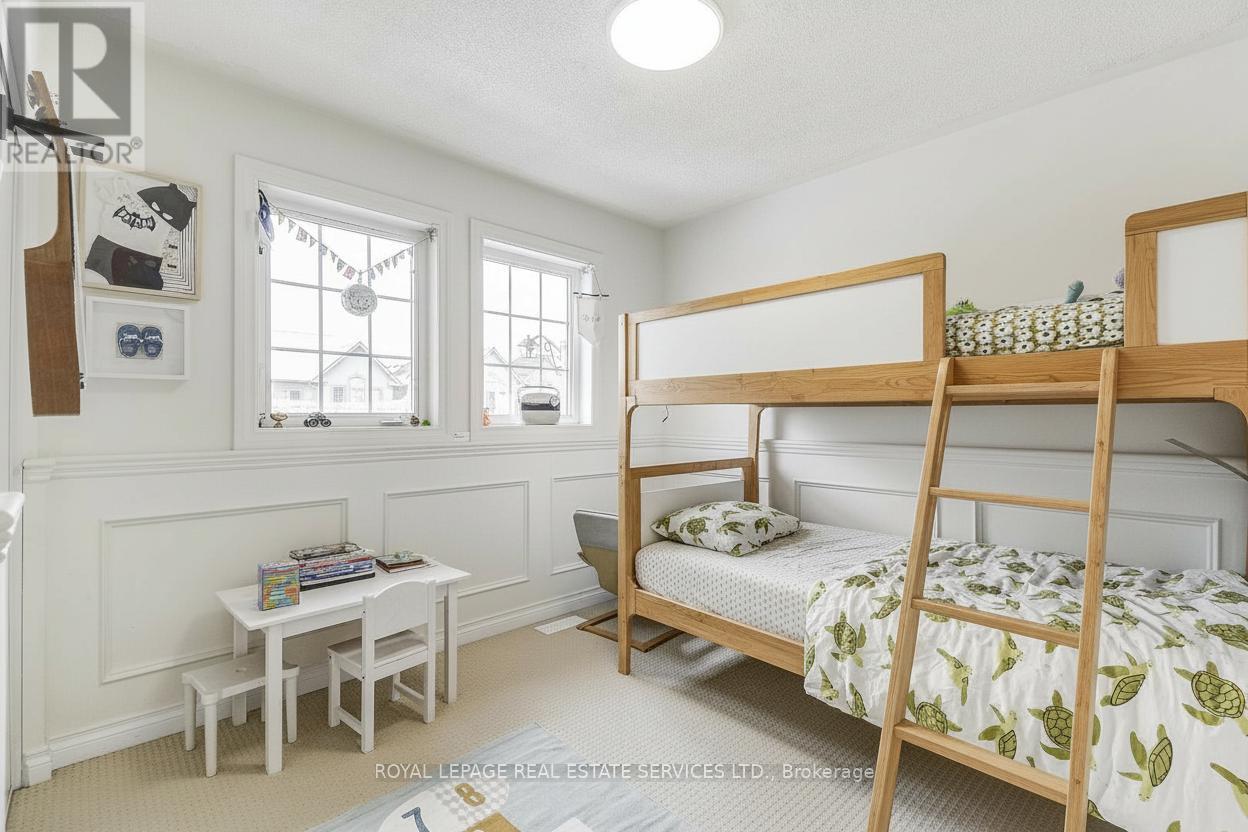 second bedroom - 2455 Springforest Drive, Oakville, ON - Indoor Photo Showing Bedroom