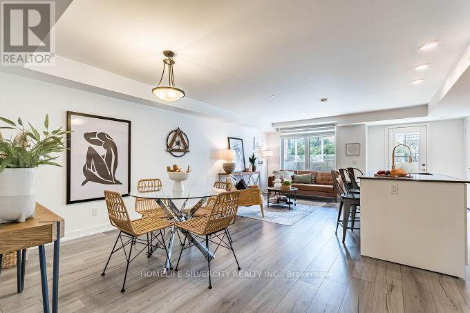 104 - 3058 Sixth Line, Oakville, ON - Indoor Photo Showing Dining Room