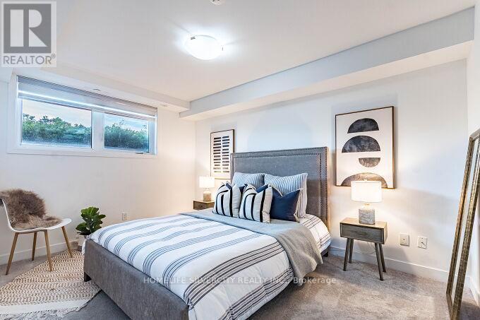 104 - 3058 Sixth Line, Oakville, ON - Indoor Photo Showing Bedroom