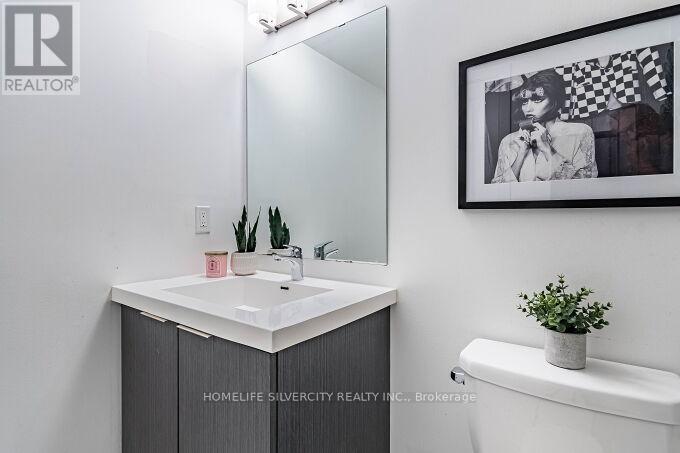 104 - 3058 Sixth Line, Oakville, ON - Indoor Photo Showing Bathroom