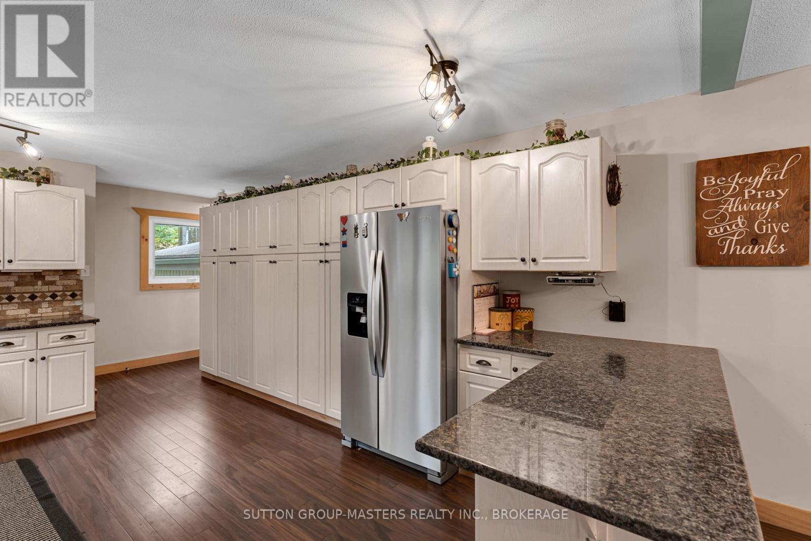 2382 Sands Road, Frontenac (Frontenac South), ON - Indoor Photo Showing Kitchen With Double Sink
