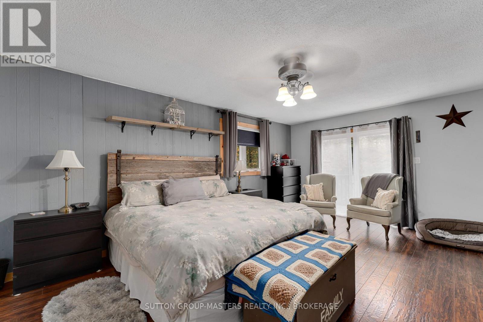 2382 Sands Road, Frontenac (Frontenac South), ON - Indoor Photo Showing Bedroom