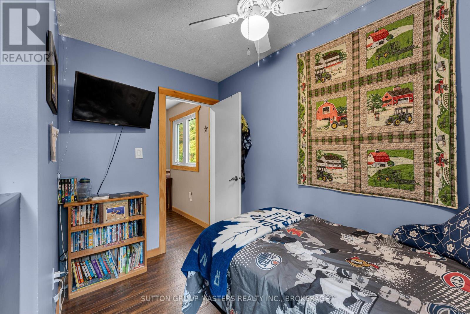 2382 Sands Road, Frontenac (Frontenac South), ON - Indoor Photo Showing Bedroom