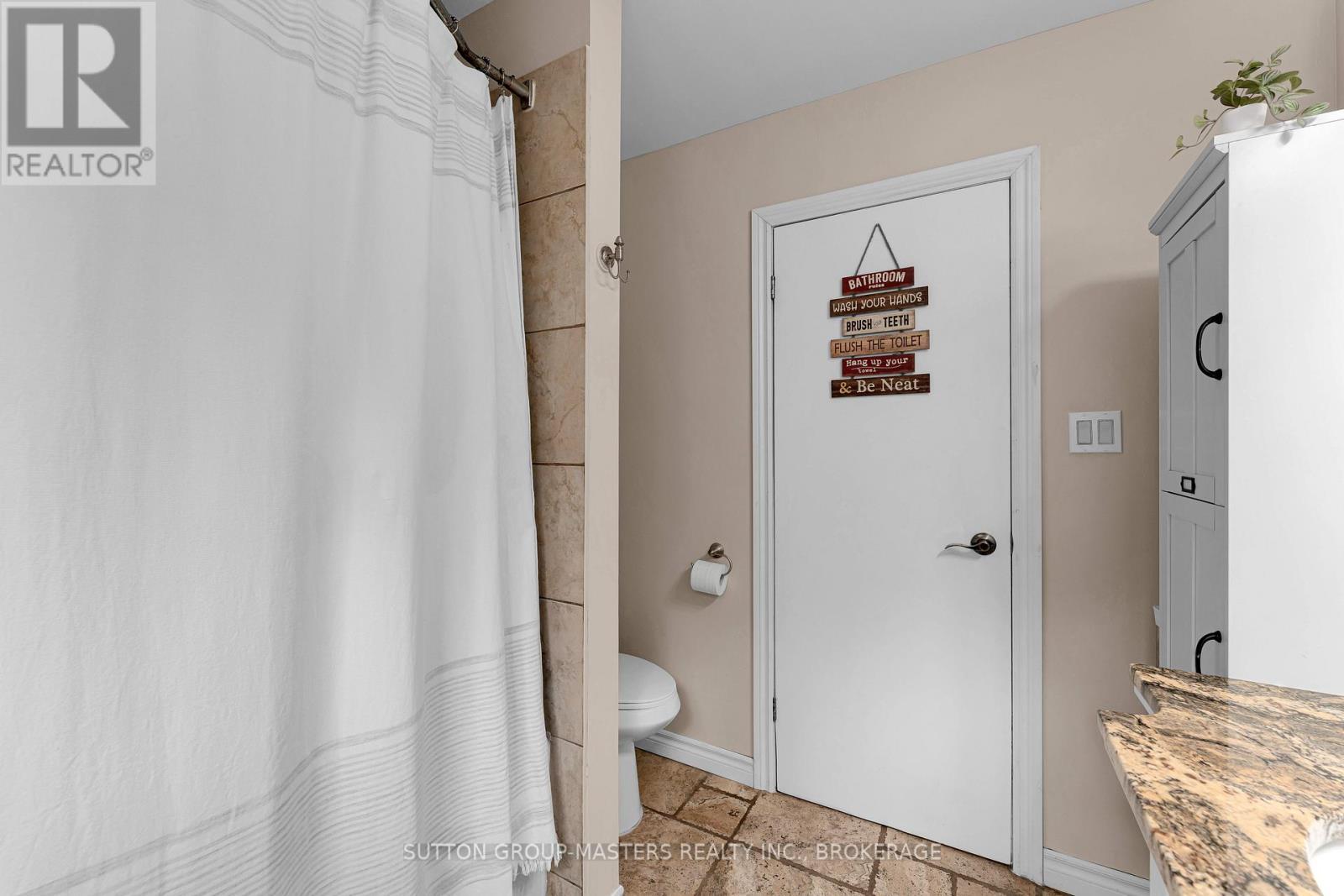 2382 Sands Road, Frontenac (Frontenac South), ON - Indoor Photo Showing Bathroom