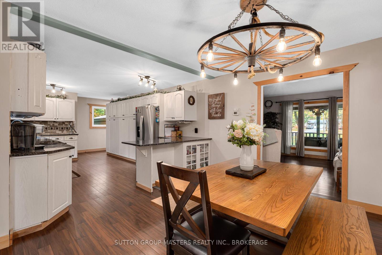2382 Sands Road, Frontenac (Frontenac South), ON - Indoor Photo Showing Dining Room