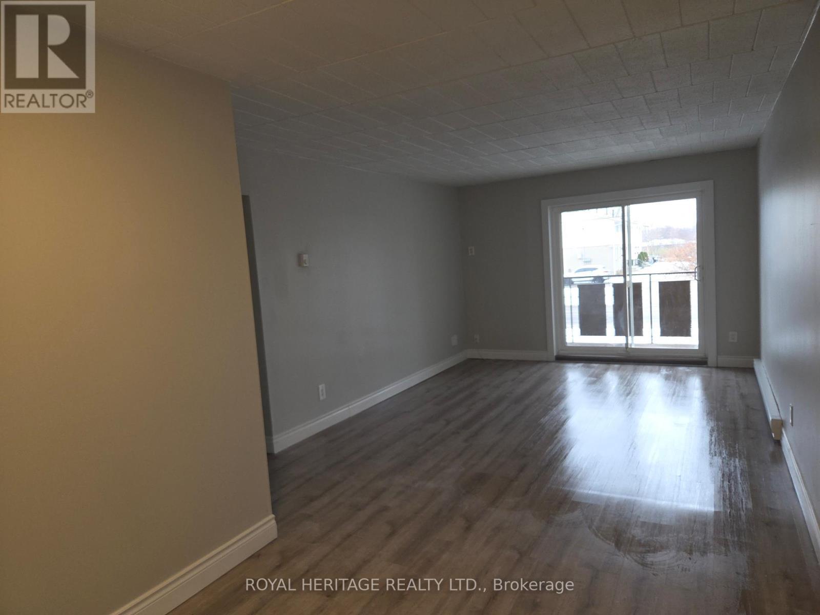 211 - 8800 Willoughby Drive, Niagara Falls, ON - Indoor Photo Showing Other Room